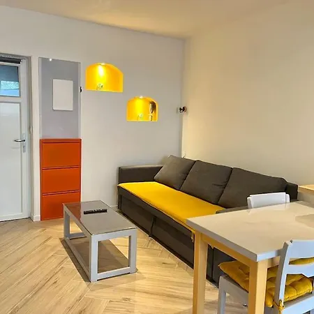 Terrasse Proche Centre Et Canal Narbonne